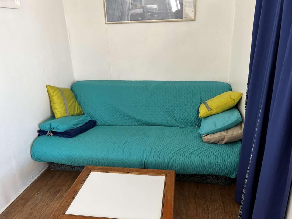 AIG 68 – Chalet en rangée 7 – Gruissan – 9 personnes Chalet in Gruissan