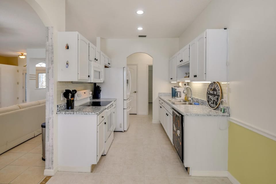 Sun & Sand in Palm Coast! Home w/ Private Pool House in Palm Coast