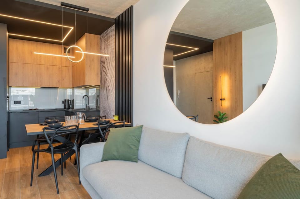 Kitchen or kitchenette, Seating area, Dining area