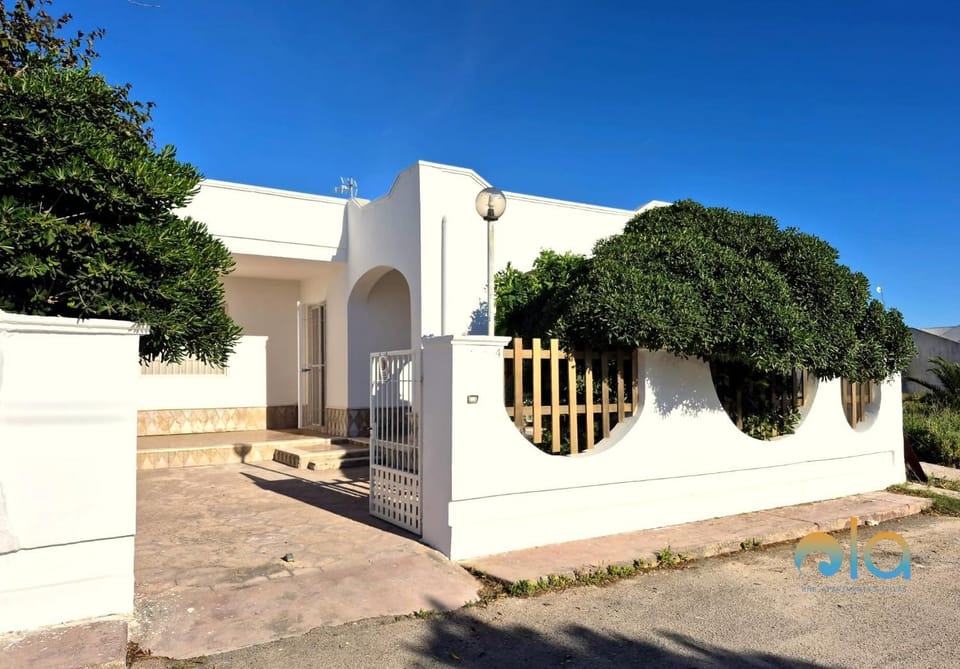 Villetta Albachiara con veranda House in Torre Lapillo