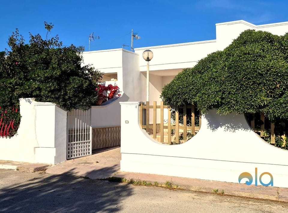 Villetta Albachiara con veranda House in Torre Lapillo