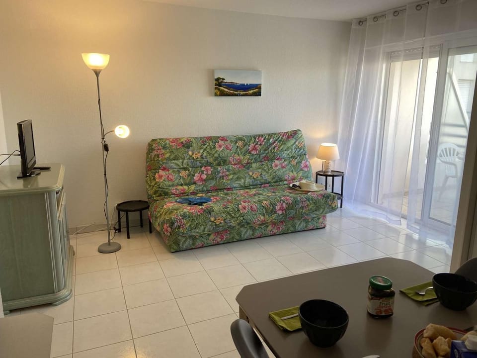 FS280-645 Appt studio cabine 4 personnes FREJUS Cabin in Fréjus
