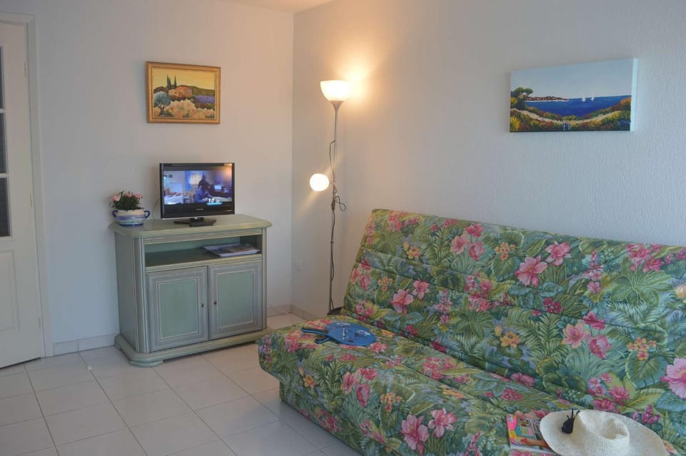 FS280-645 Appt studio cabine 4 personnes FREJUS Cabin in Fréjus
