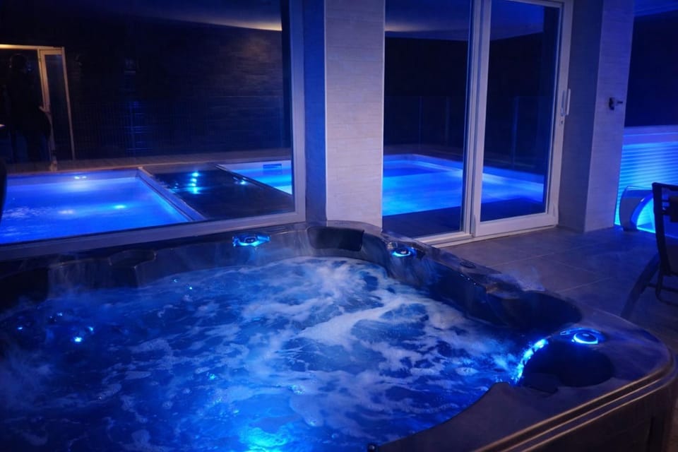 Hot Tub, Spa and wellness centre/facilities, Pool view, Swimming pool
