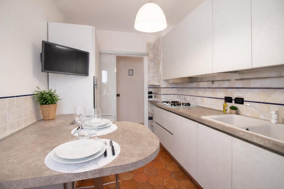 Kitchen or kitchenette, kitchen