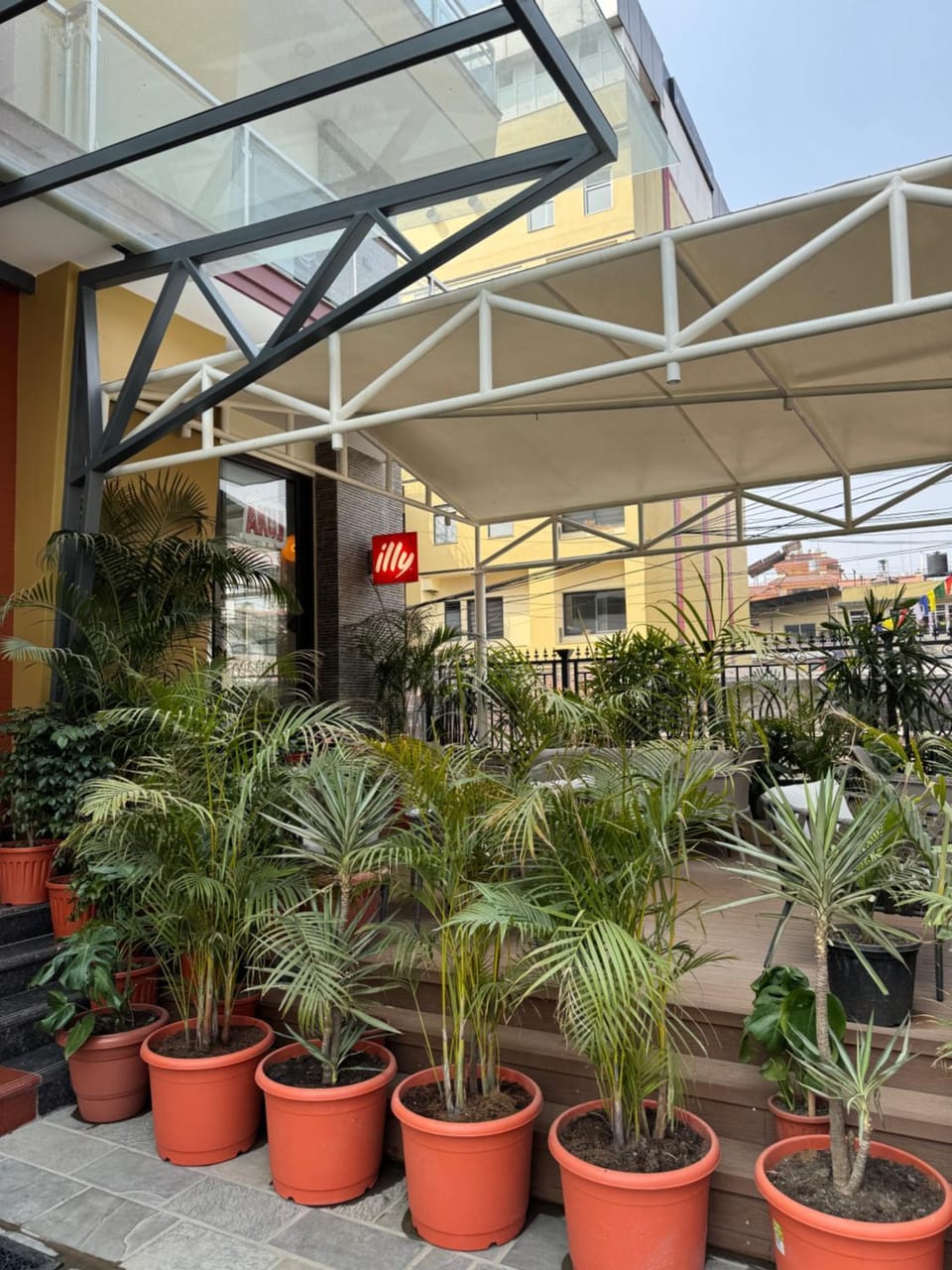 Facade/entrance, Breakfast