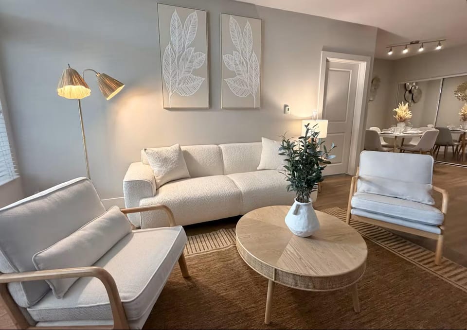 Living room, Photo of the whole room, Seating area