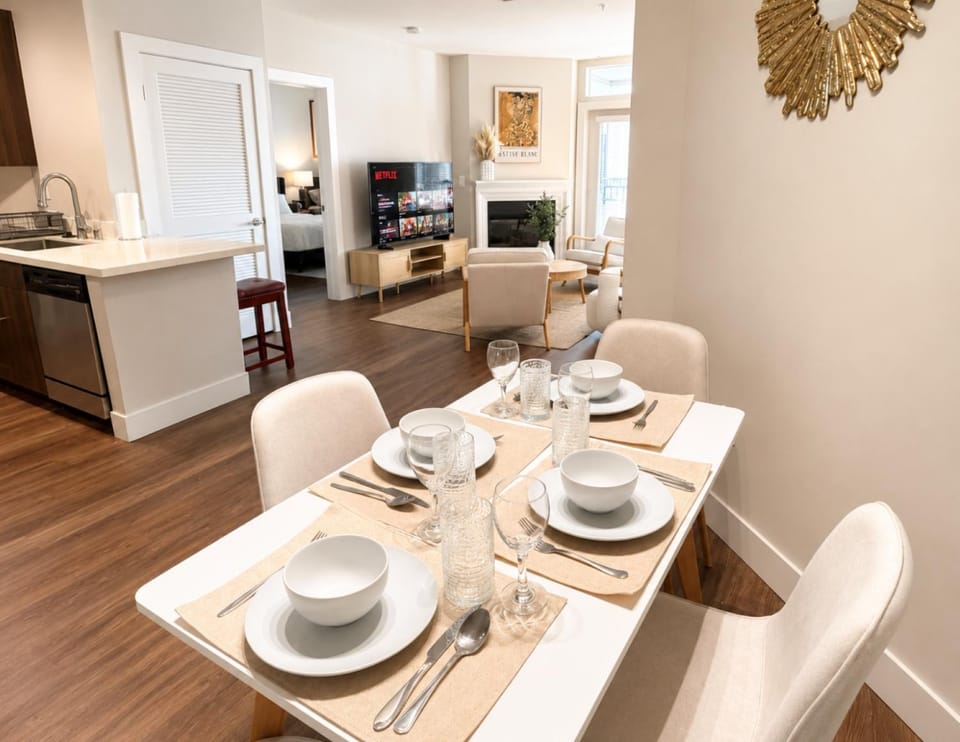 Living room, Dining area