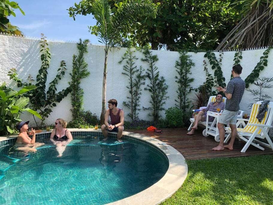 Casa de arquiteto a 100 mts da Praia de Pernambuco House in State of São Paulo