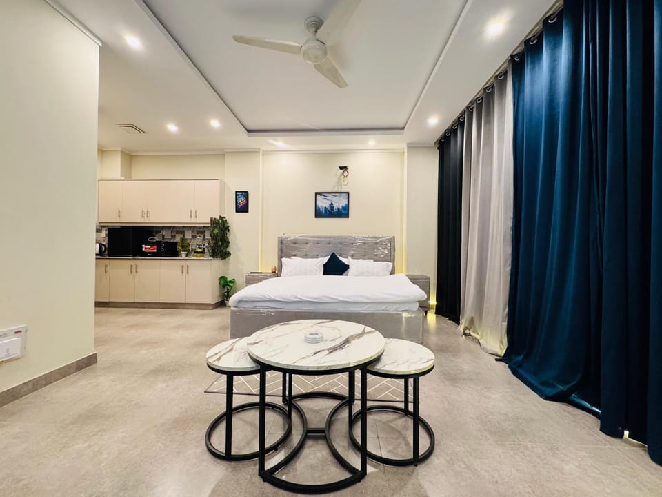 Bed, Kitchen or kitchenette, Photo of the whole room, Bedroom, air conditioner