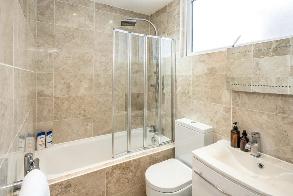 Comfy 2Beds at Shepherds Bush-Westfields Apartment in London