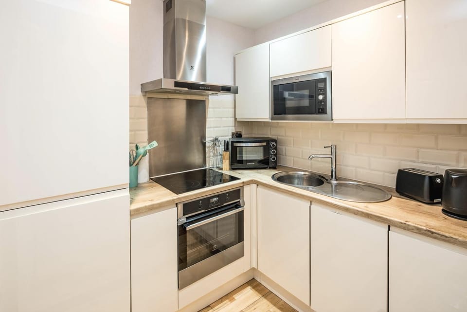 Comfy 2Beds at Shepherds Bush-Westfields Apartment in London