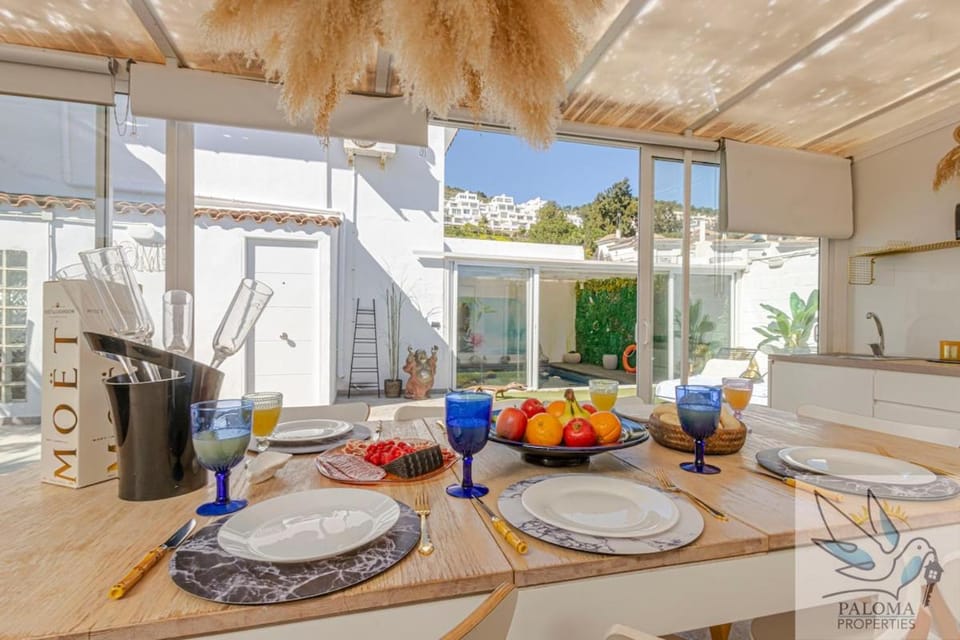 Wonderful villa with heated pool Apartment in Benalmadena