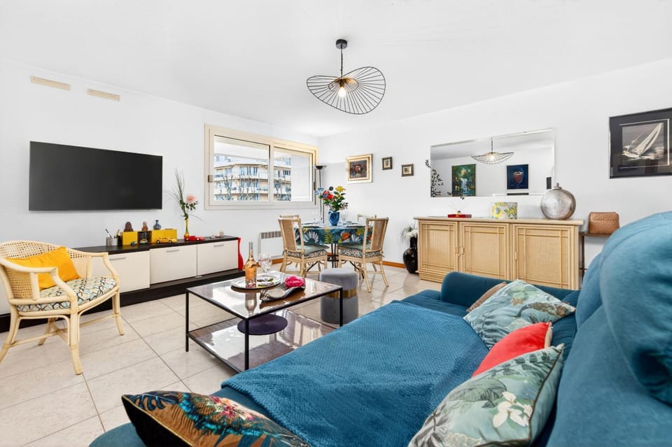 Royal Monceau Menton, plein centre, terrasse Apartment in Menton