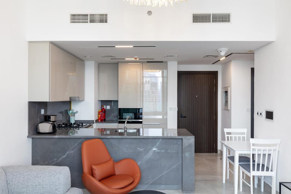 Kitchen or kitchenette, Living room, Seating area, Dining area, oven, stove