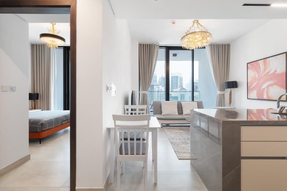 TV and multimedia, Kitchen or kitchenette, Living room, Photo of the whole room, Seating area, Dining area, Bedroom