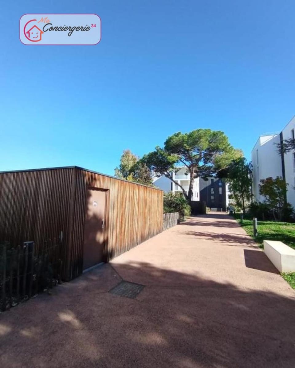 Day, Neighbourhood, Street view