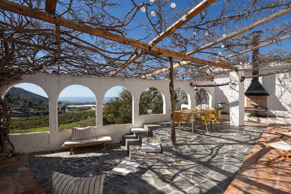 Patio, Natural landscape, Balcony/Terrace, Dining area, Mountain view
