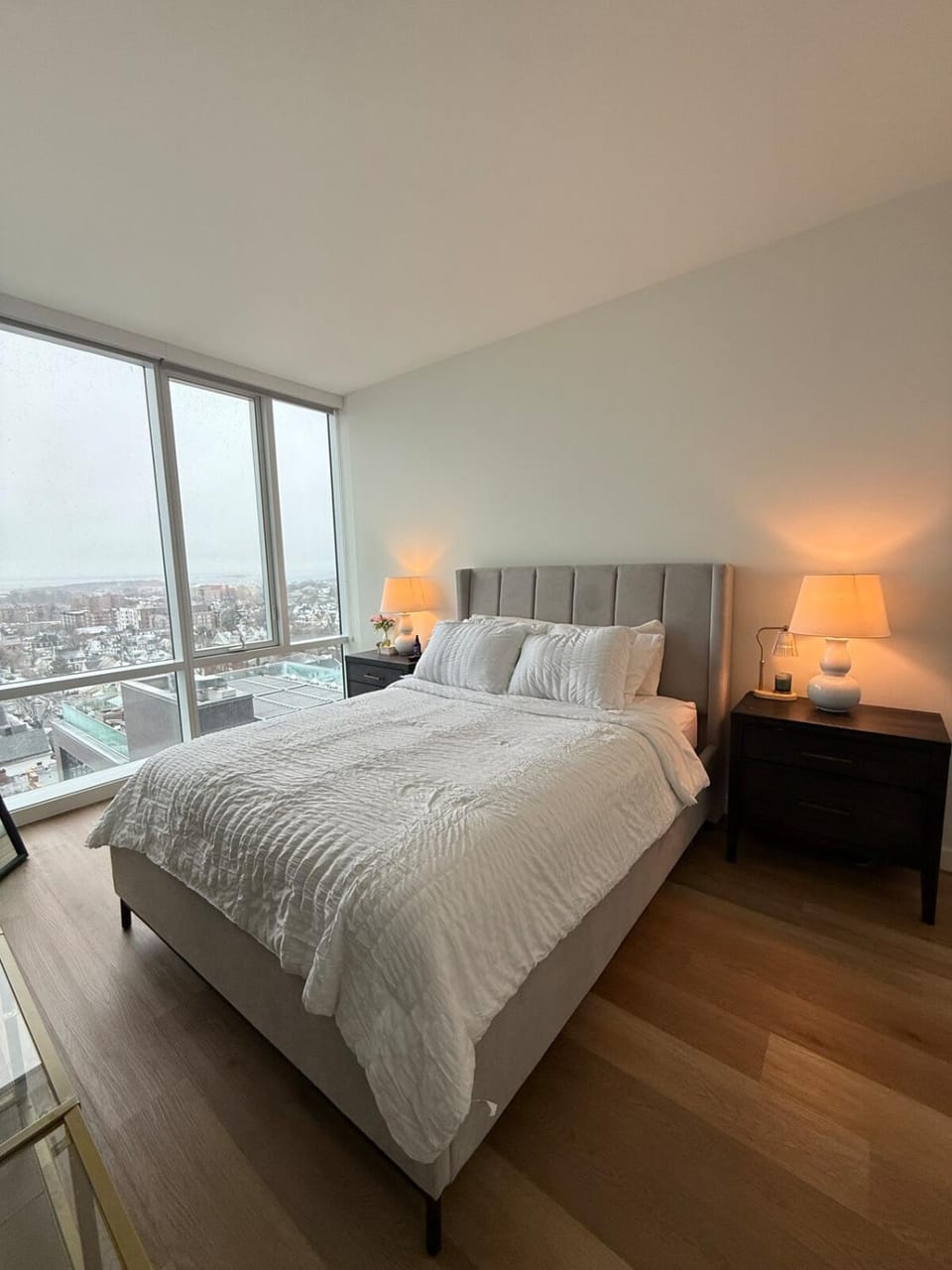 Luxury 1BR w Stunning Floor-to-Ceiling Water Views Apartment in New Rochelle