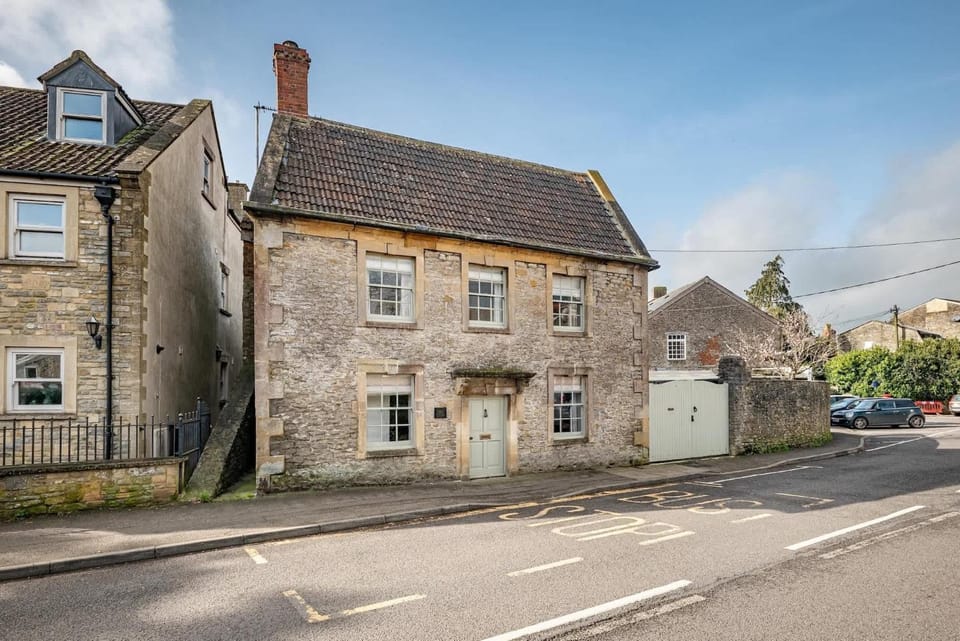 Grade II Listed Cottage & Garden Evercreech House in Mendip District