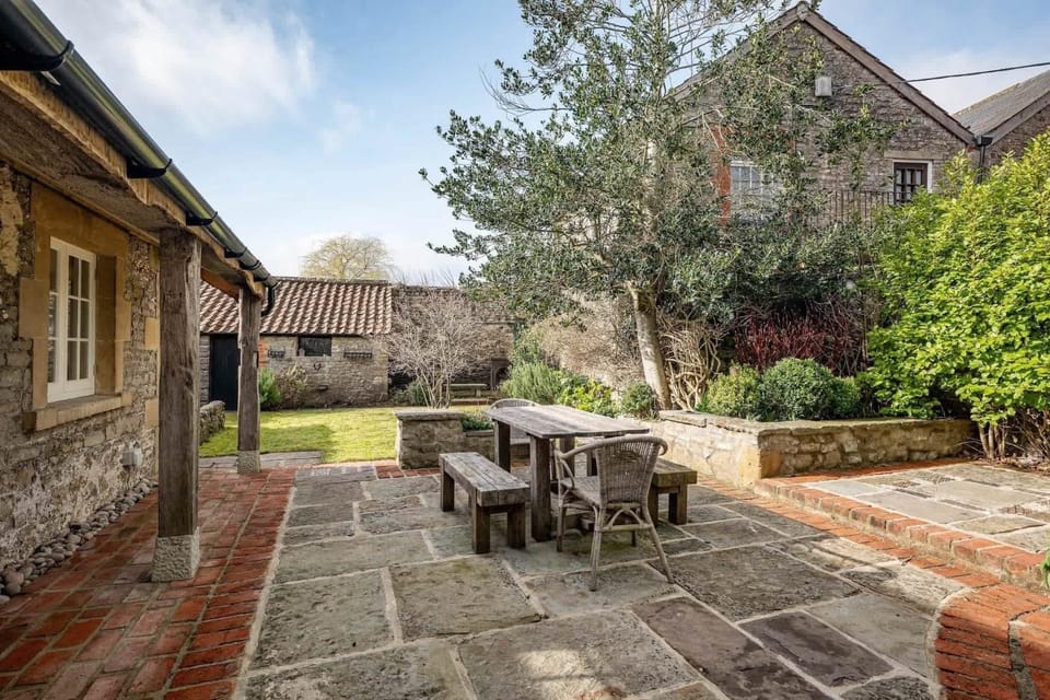 Grade II Listed Cottage & Garden Evercreech House in Mendip District