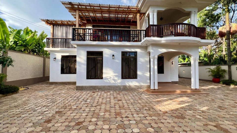 Property building, Patio, Day, View (from property/room), Balcony/Terrace