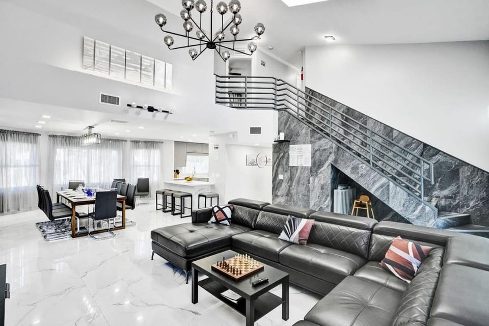 Living room, Seating area, Dining area