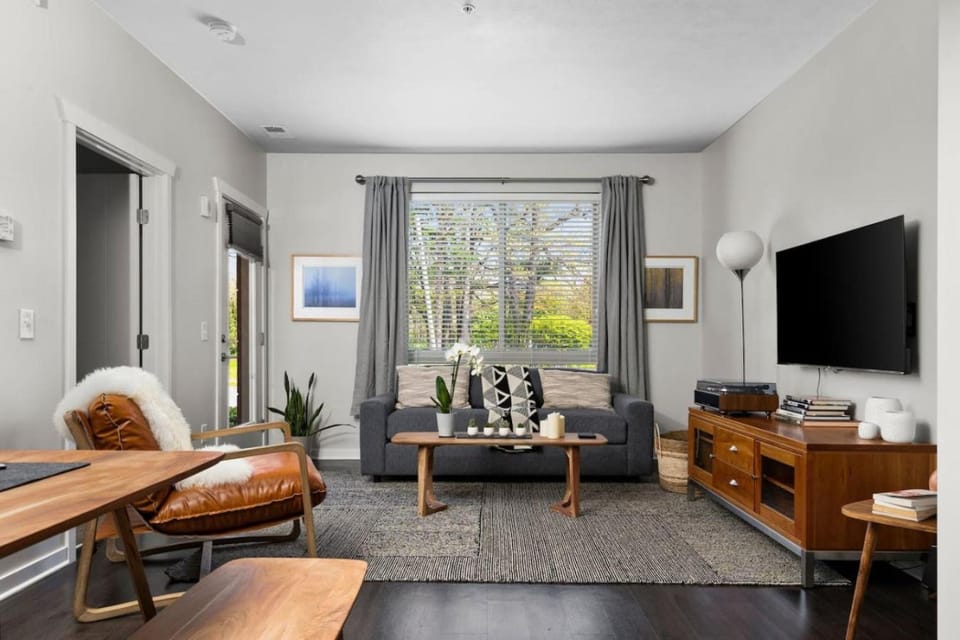 The Found Boutique 1 bdrm haven for relaxation. Apartment in Traverse City
