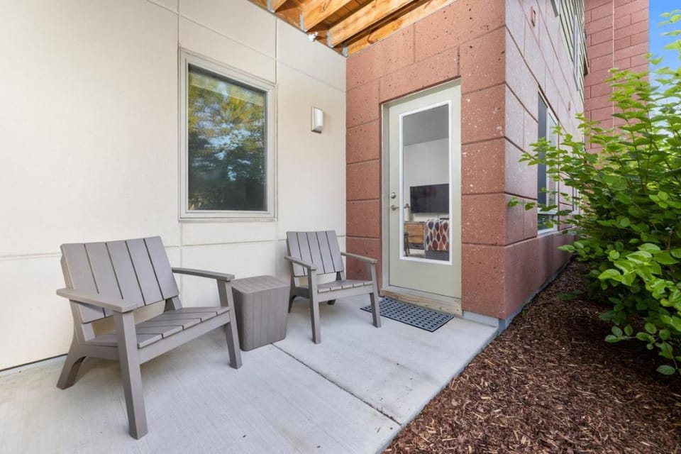 The Pendleton Boutique Stylish 1 bedroom Condo House in Traverse City