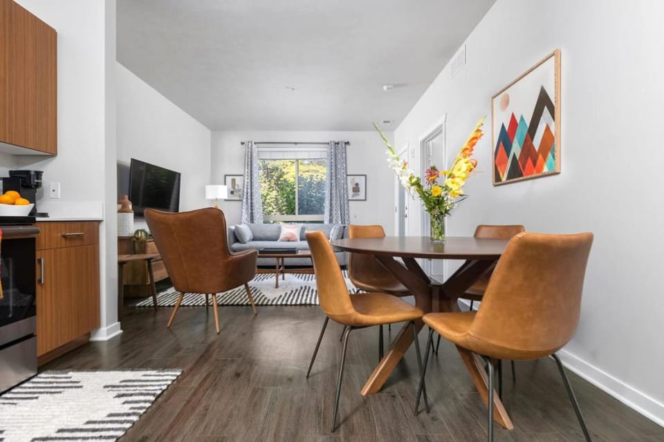 The Pendleton Boutique Stylish 1 bedroom Condo House in Traverse City