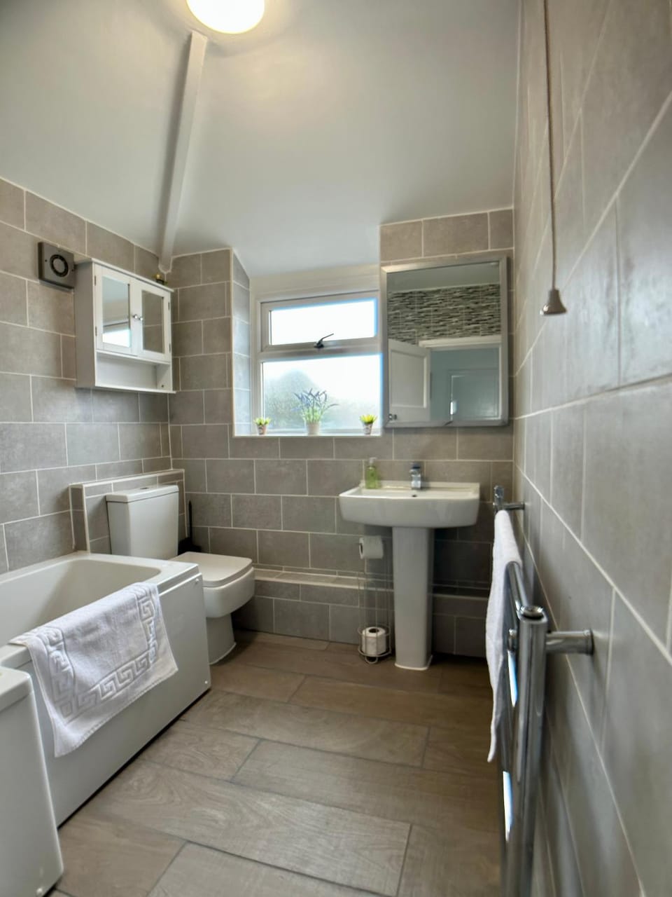 Bathroom, Bath, towels