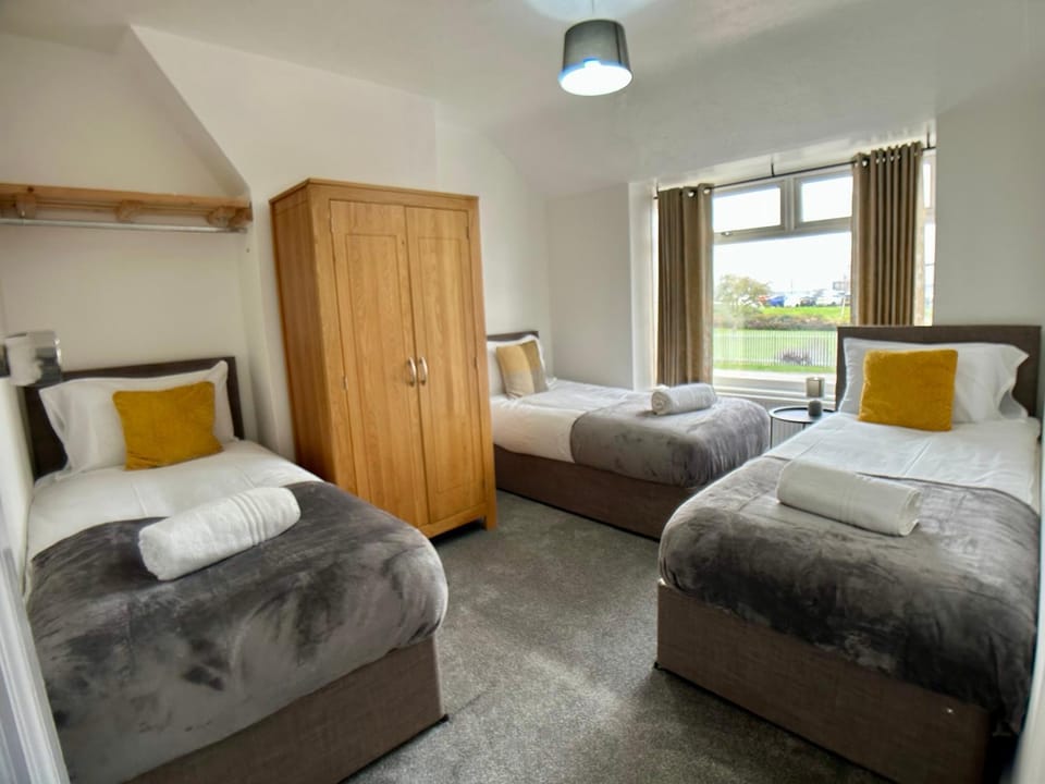 Bed, Bedroom, towels, wardrobe