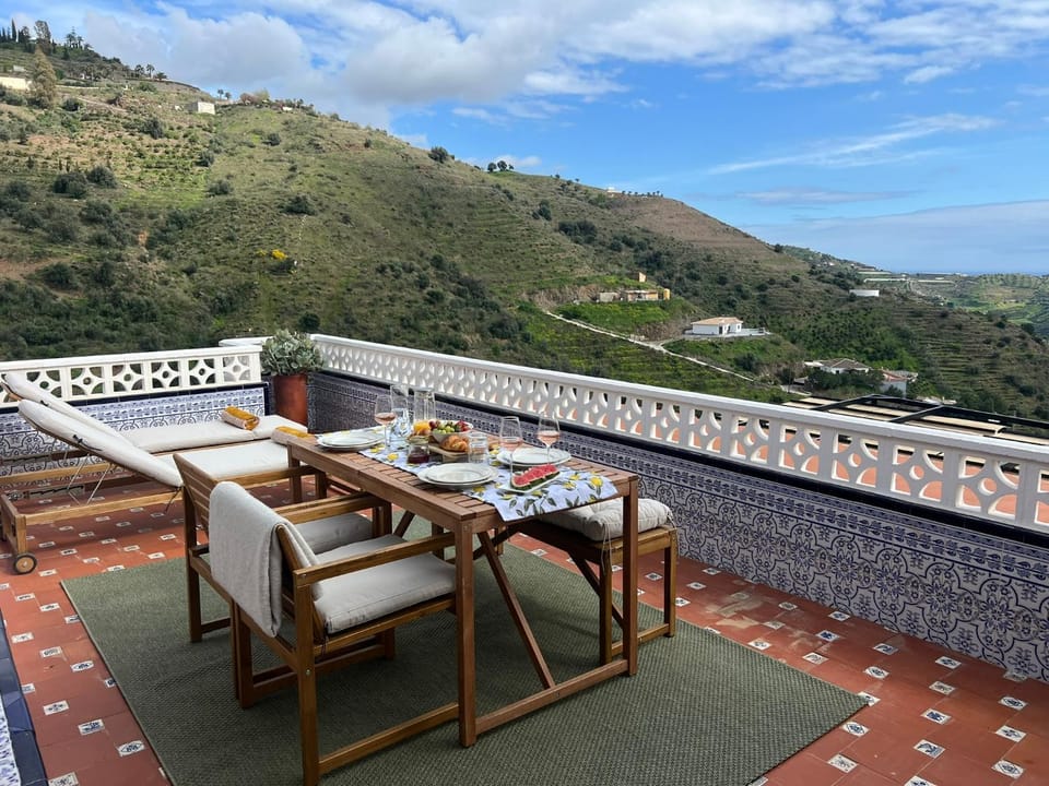 View (from property/room), Balcony/Terrace