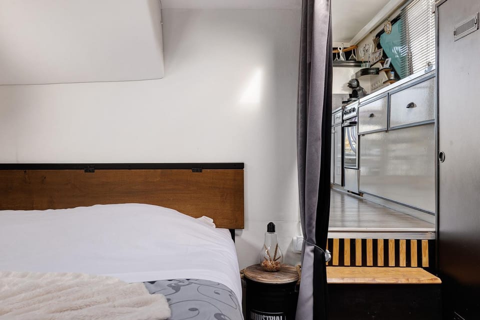 Property building, Living room, Bedroom