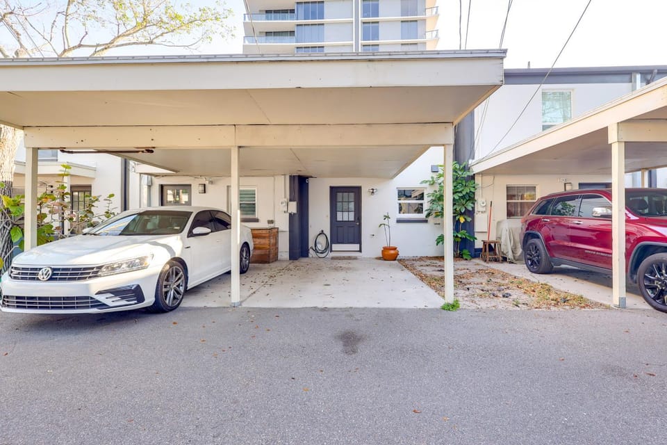 Water View! Walkable Gem Near Bayshore Boulevard House in Tampa