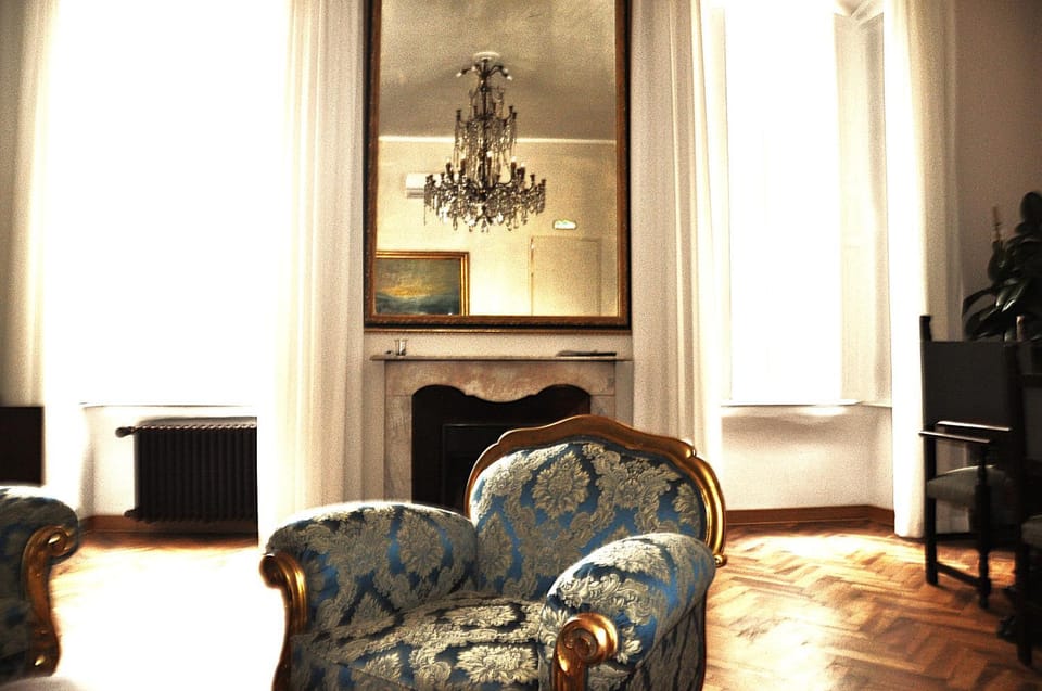 Living room, flat iron