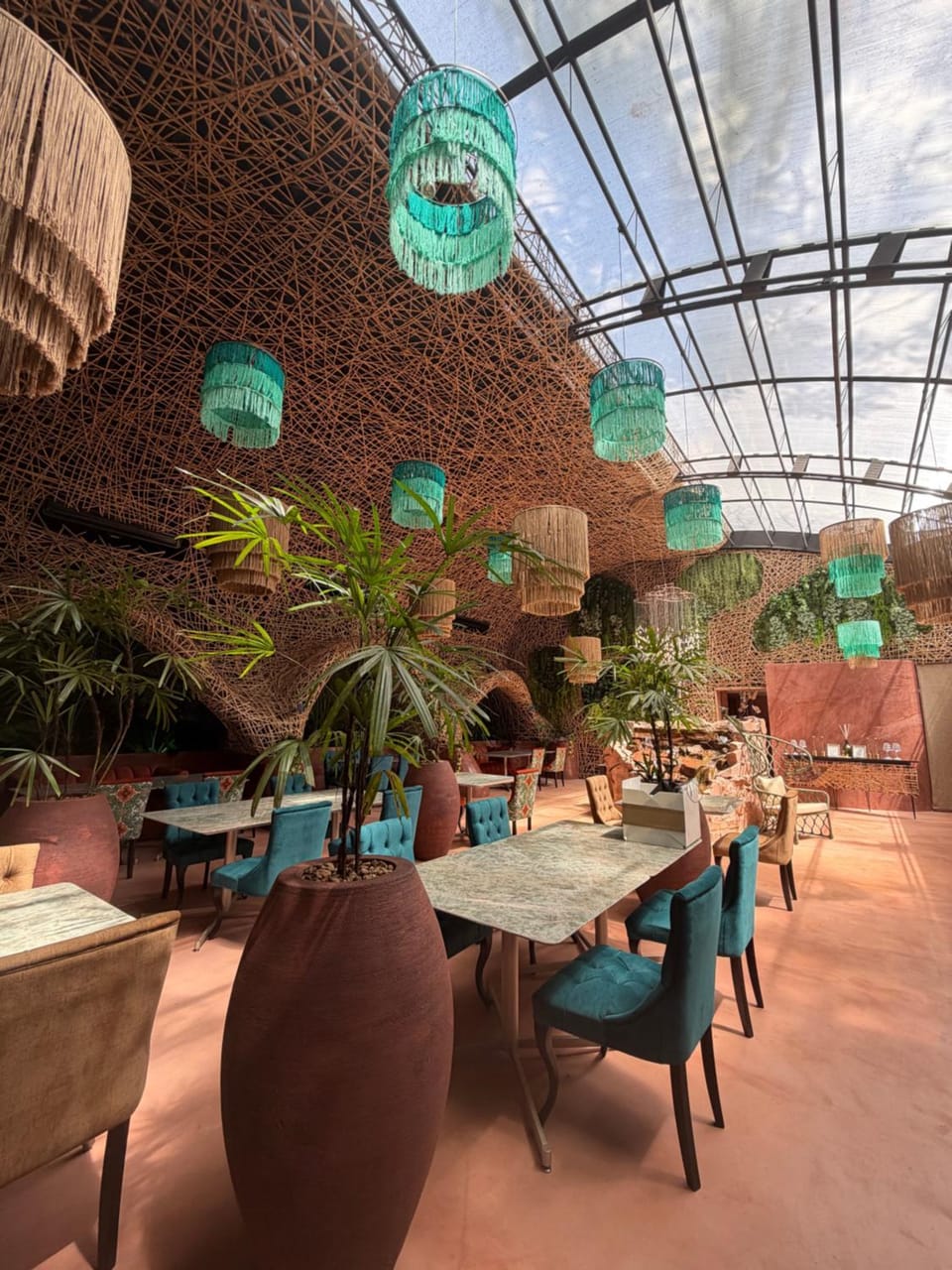 Restaurant/places to eat, Lounge or bar