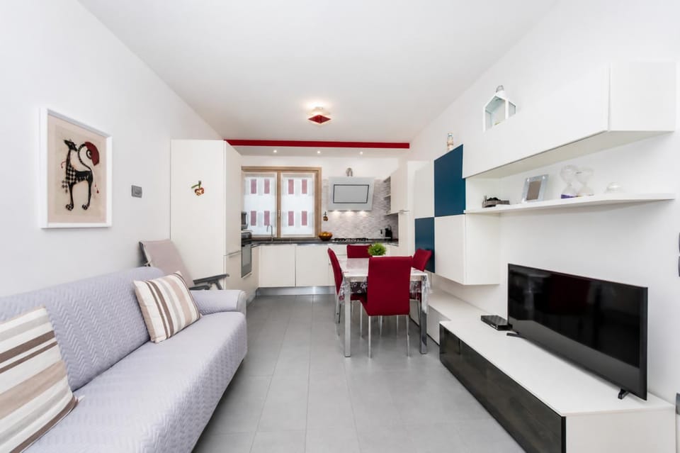 TV and multimedia, Kitchen or kitchenette, Living room, Dining area
