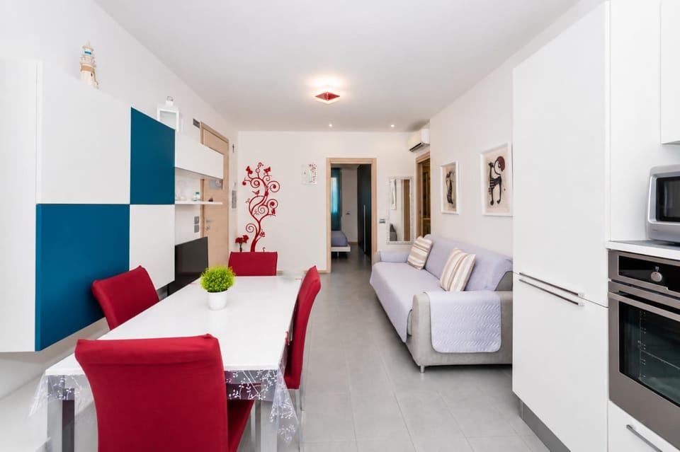 TV and multimedia, Kitchen or kitchenette, Living room, Dining area