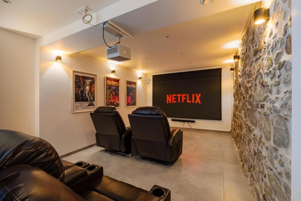 Le Repaire Cinéma - 8 couchages - Cinéma privée et salon de jeux House in Occitanie