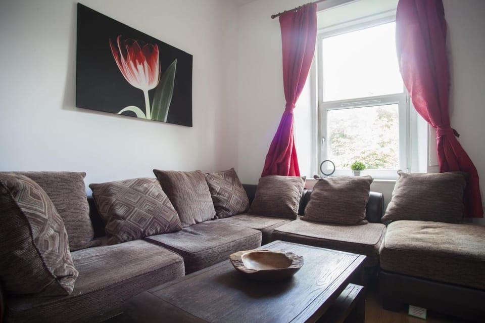 Lovely 3 Bdrm by Meadows Apartment in Edinburgh