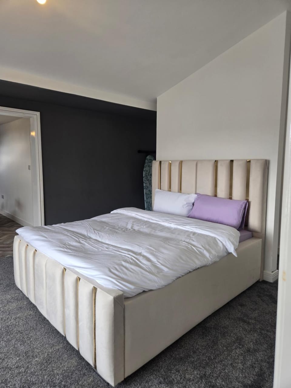 Glams luxury home Hotel in Wolverhampton