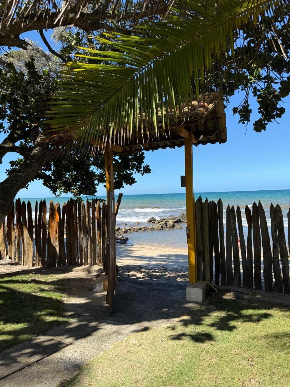 Flat Ilhéus Olivença pé na areia no Condomínio Jubiaba Apartment in State of Bahia