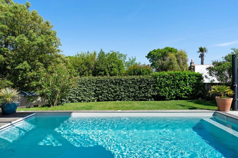 Chambres d'hôtes L'Heure Bleue Bed and Breakfast in Nouvelle-Aquitaine