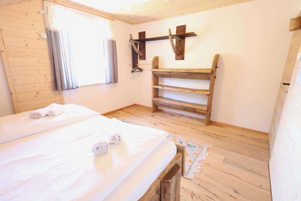 Bedroom, wardrobe
