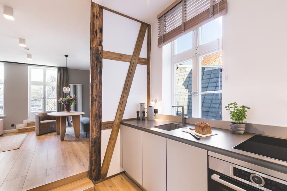 Dining area, kitchen