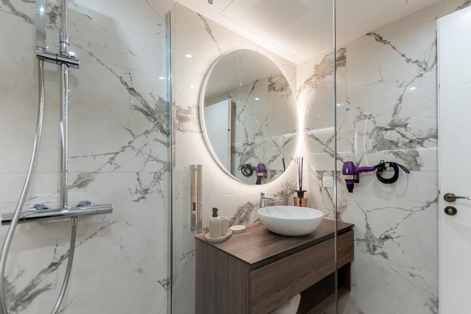 Shower, Bathroom, towels