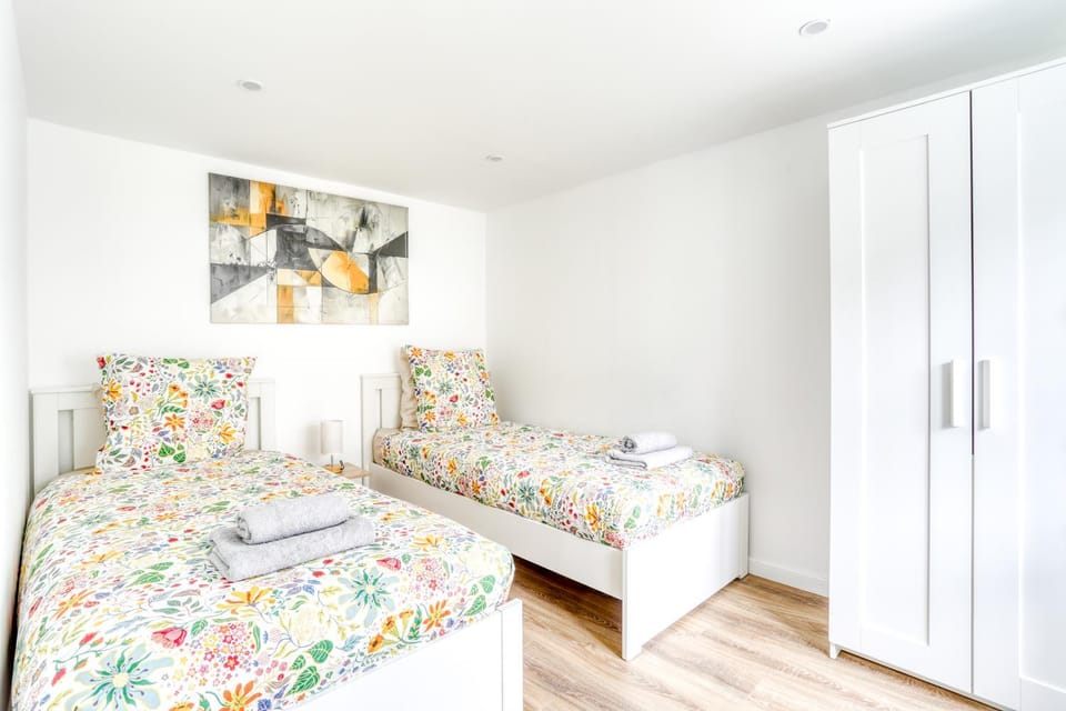 Bed, Bedroom, towels, wardrobe