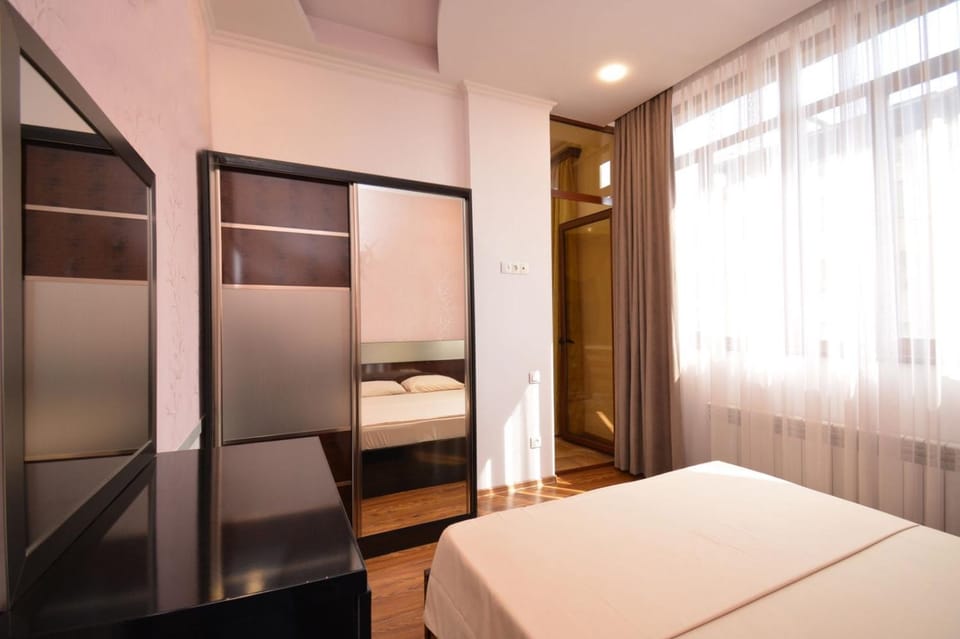Two Bedrooms Apartment In Malibu Garden Apartment in Yerevan