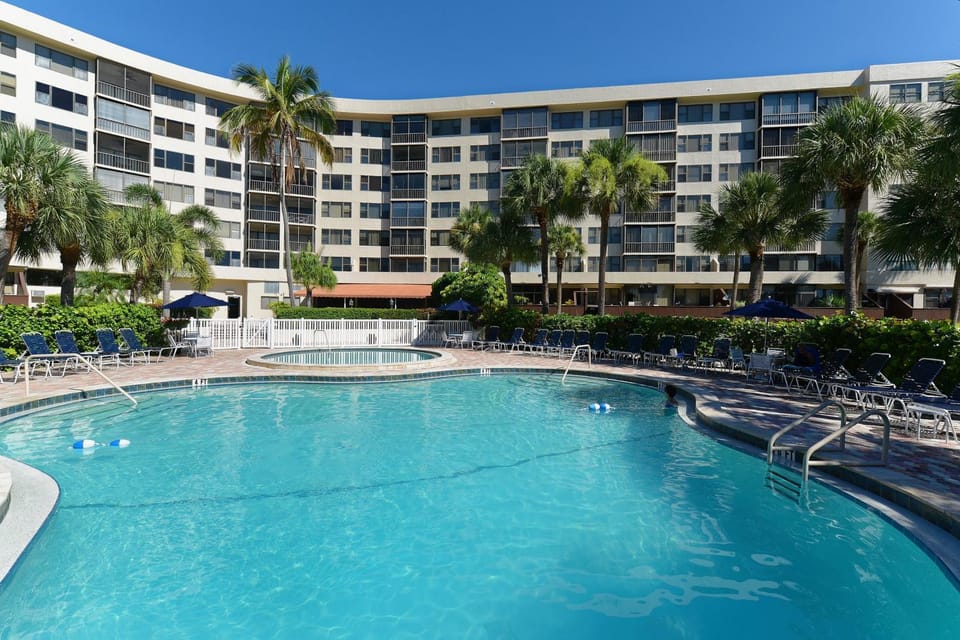 Harbor Towers 410 Apartment in Siesta Beach